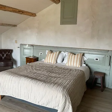 Montecastello Di La 스피노몬페라토