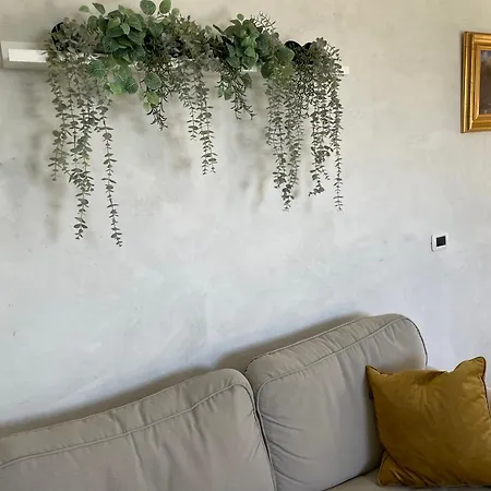 Montecastello Di La 아파트 *