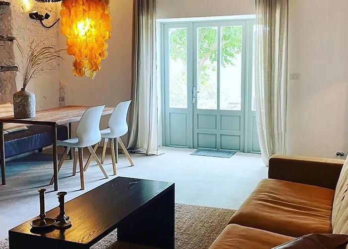 Апартаменты Montecastello Di La