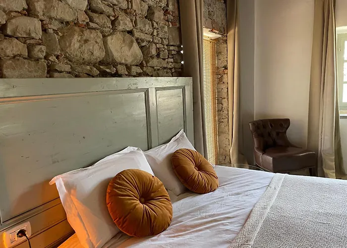 Apartment Montecastello Di La *