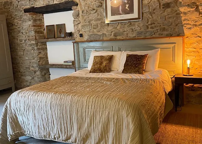 Montecastello Di La Apartment
